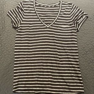 JCrew linen v neck t-shirt.